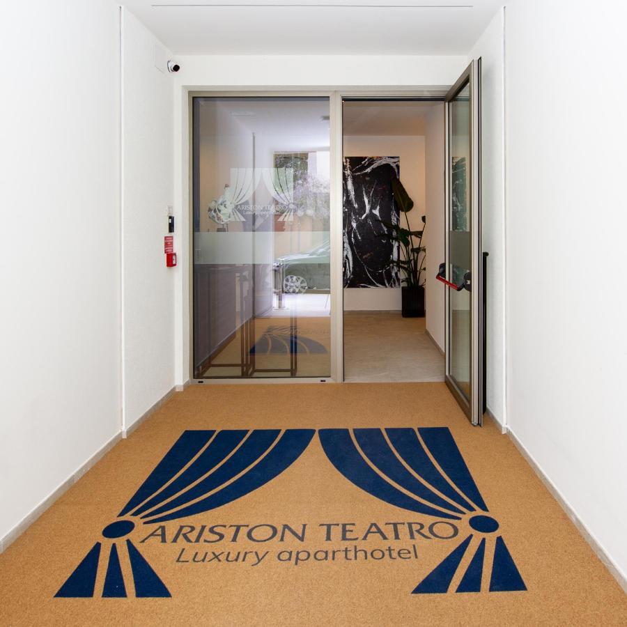 Ariston Teatro Luxury Aparthotel 格拉多 外观 照片